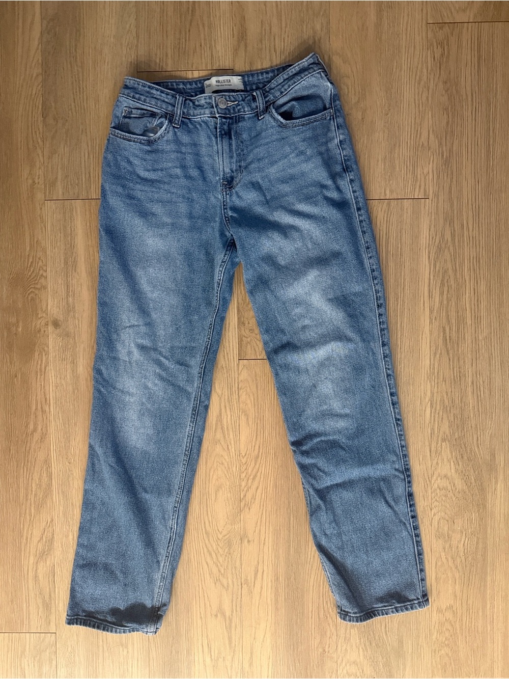 Hollister High-Rise Straight Jeans Size 6 W28 Medium Wash Blue Denim